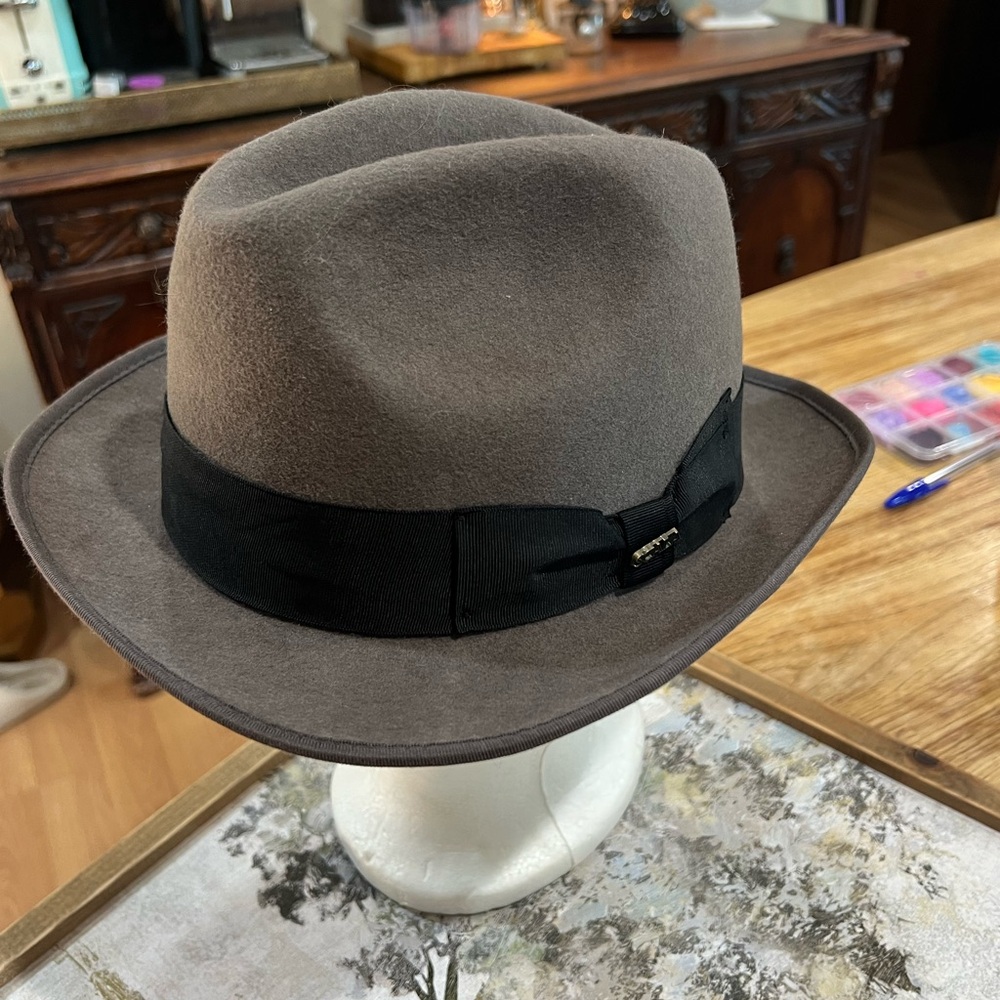 Scala Men's Gray Felt Fedora with Black Band